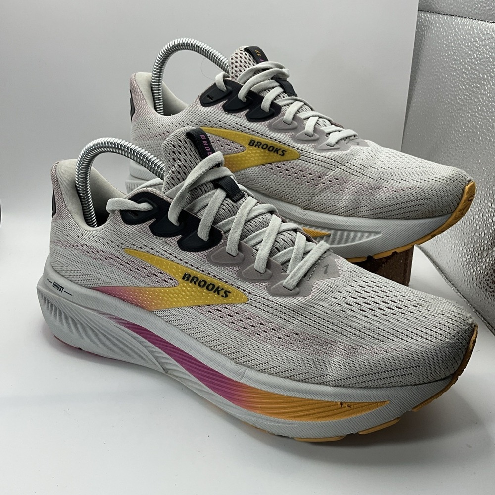 Size 9 - Brooks Ghost 17 Oyster Apricot Pink W